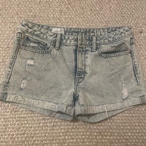 GAP Jean shorts size 28